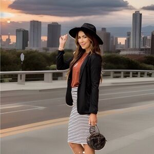 J.Crew Women’s Size 6 Straight Black/Grey Striped Pencil Skirt. Great Condition.
